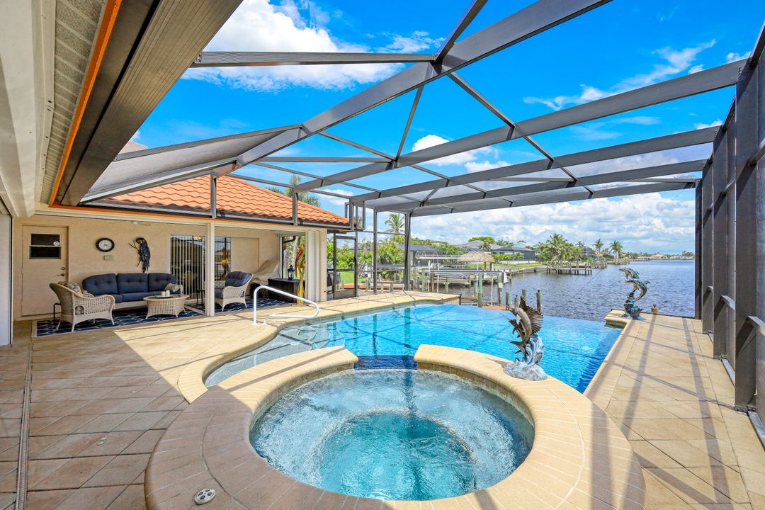 5327 Skyline Blvd, Cape Coral, FL 33914