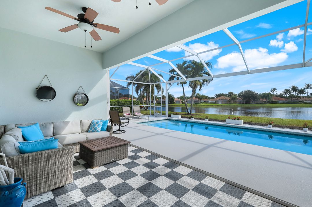 4338 Queen Elizabeth Way, Naples, FL 34119