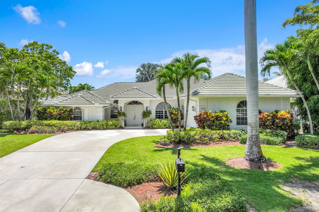 1940 Timberline Dr, Naples, FL 34109