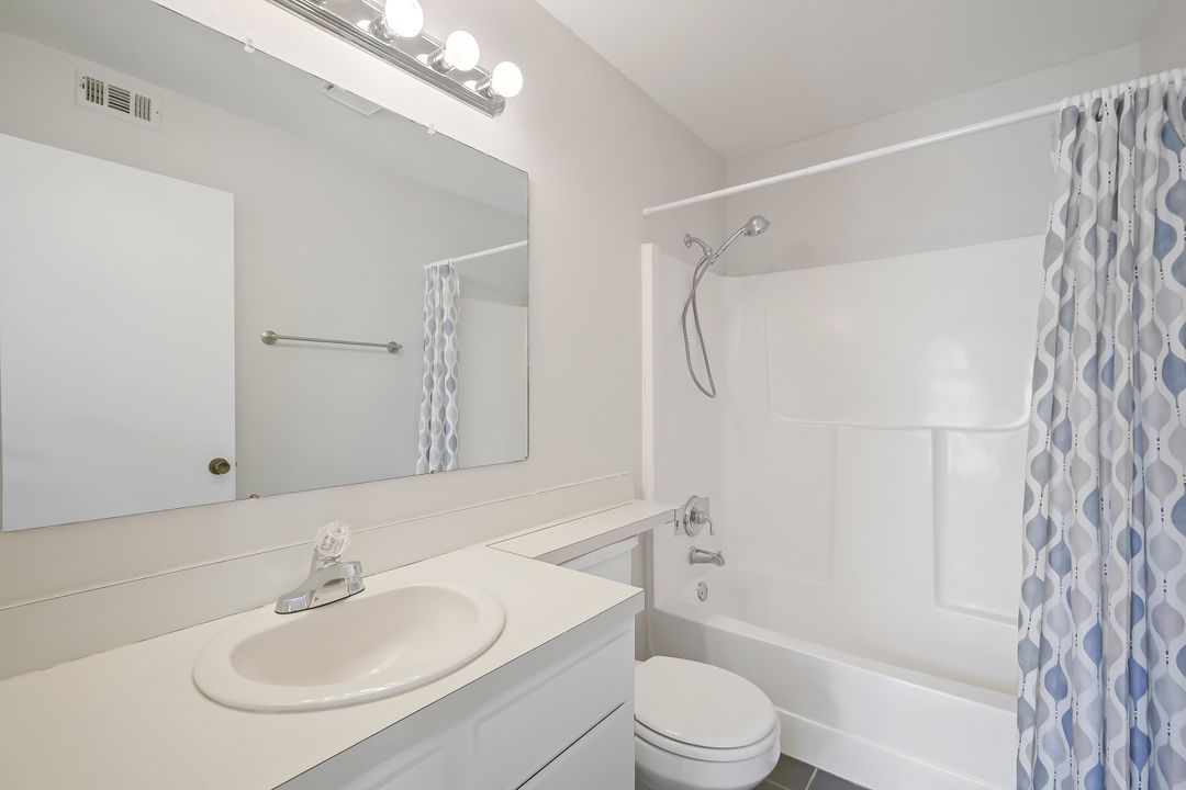 8401 S Haven Ln, Fort Myers, FL 33919