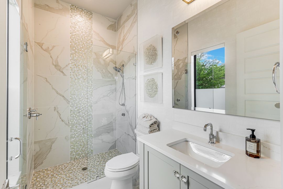 760 Park Shore Dr, Naples, FL 34103