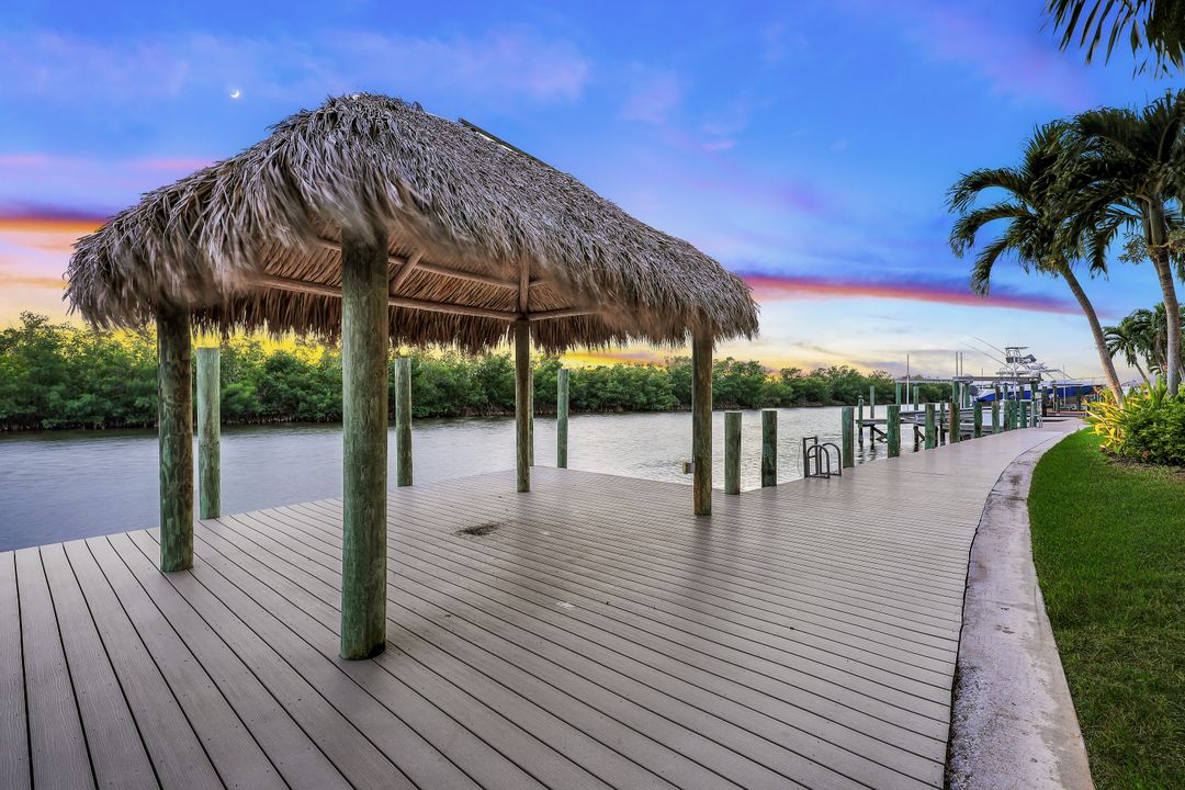 5817 Harbour Cir, Cape Coral, FL 33914