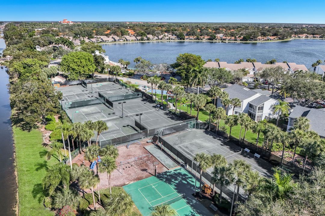 2626 Sailors Way, Naples, FL 34109