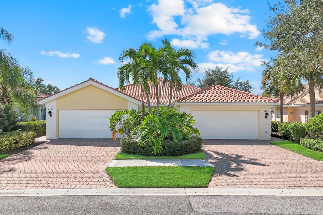4251 Redonda Ln, Naples, FL 34119
