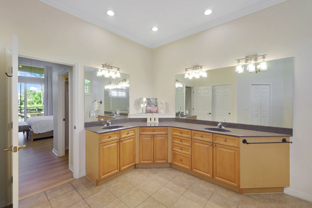 1426 SE 32nd St, Cape Coral, FL 33904
