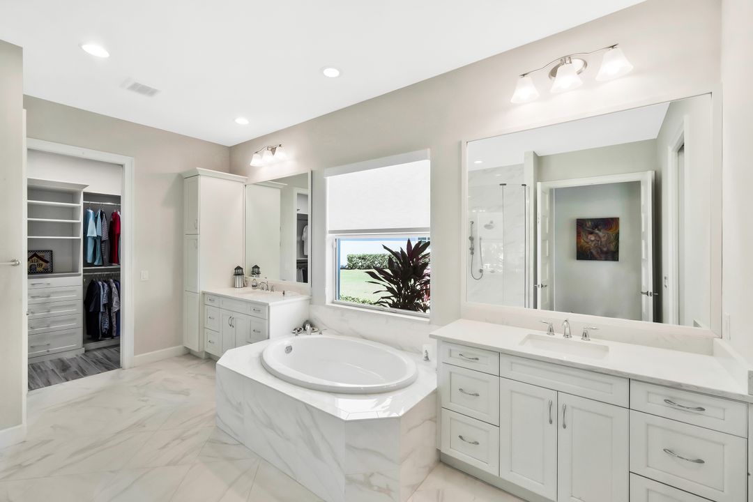 6072 Lucaya Wy, Naples, FL 34112