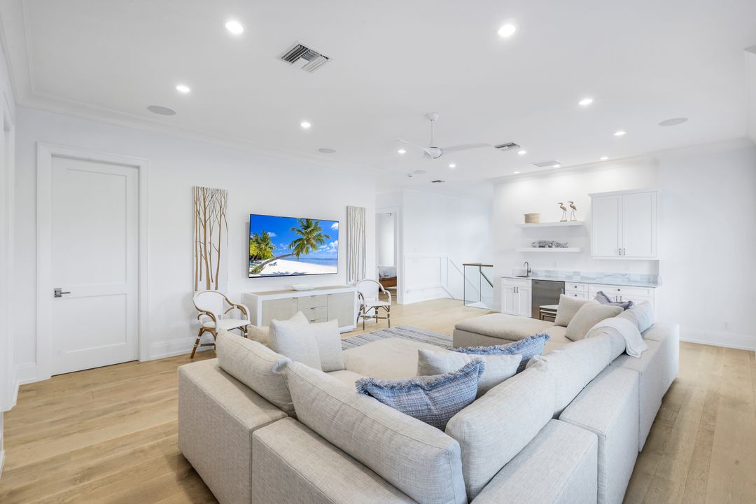 16744 Prato Way, Naples, FL 34110