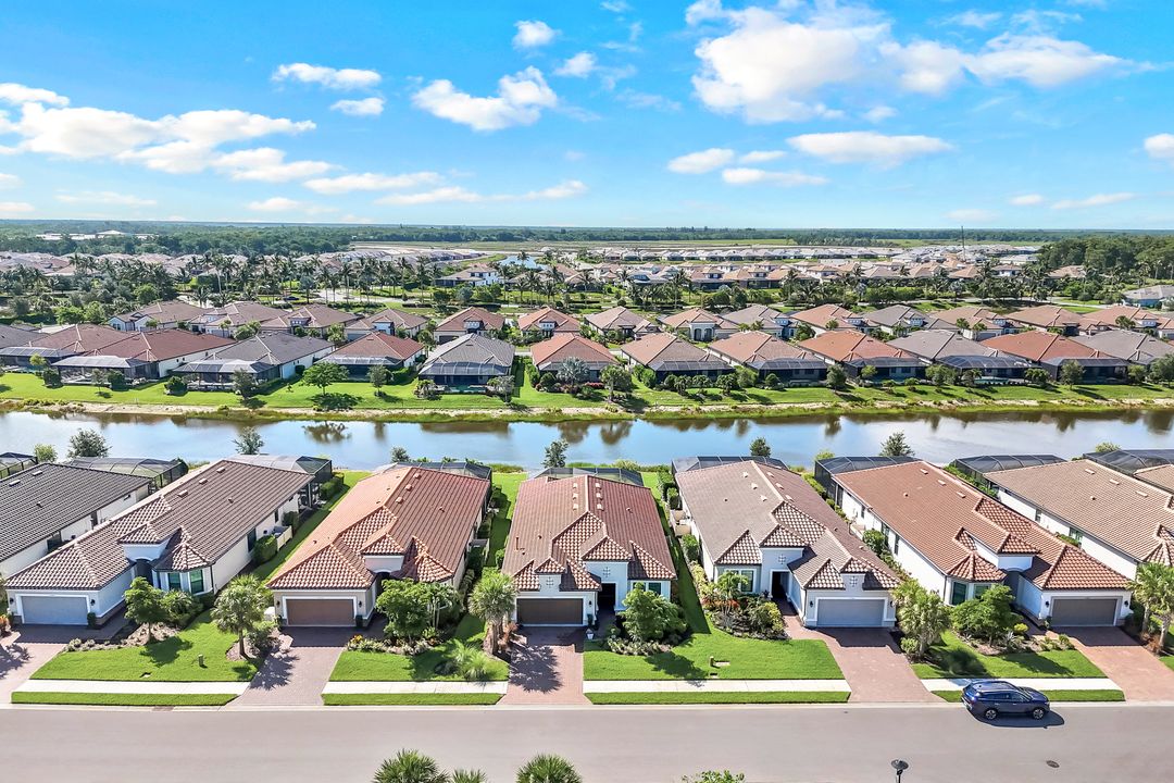 15236 Turin Dr, Naples, FL 34114