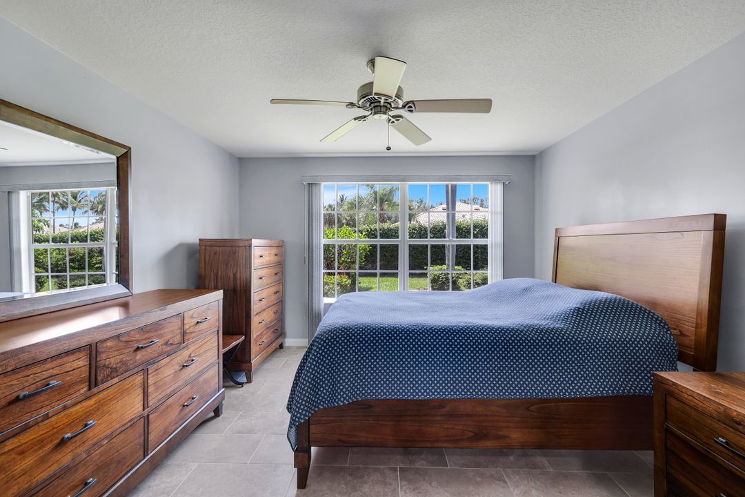 3343 Cayman Ln, Naples, FL 34119