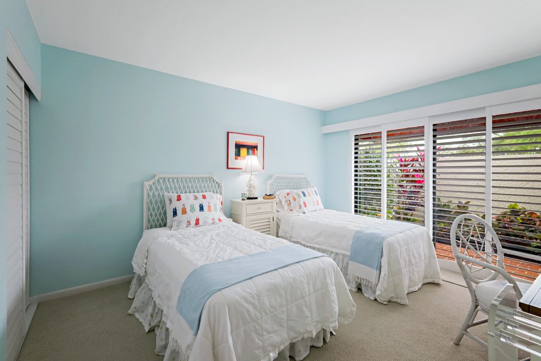 511 Serendipity Dr #511, Naples, FL 34108