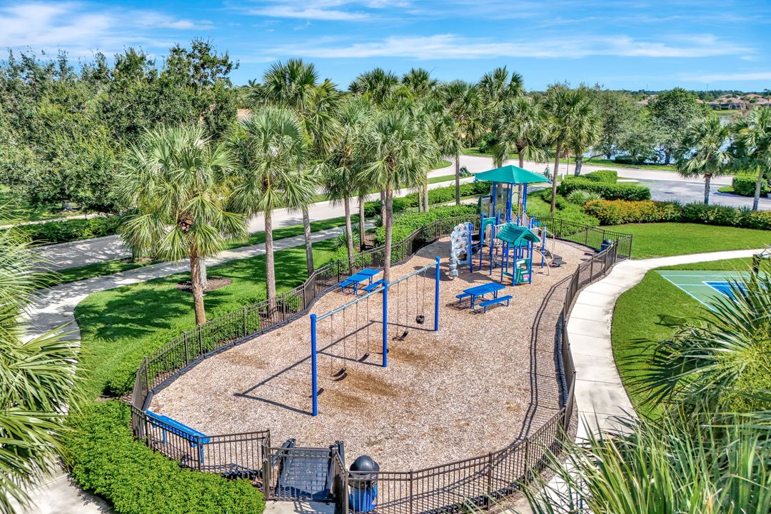 12693 Kentwood Ave, Fort Myers, FL 33913