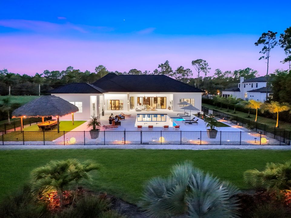 6677 Hunters Rd, Naples, FL 34109