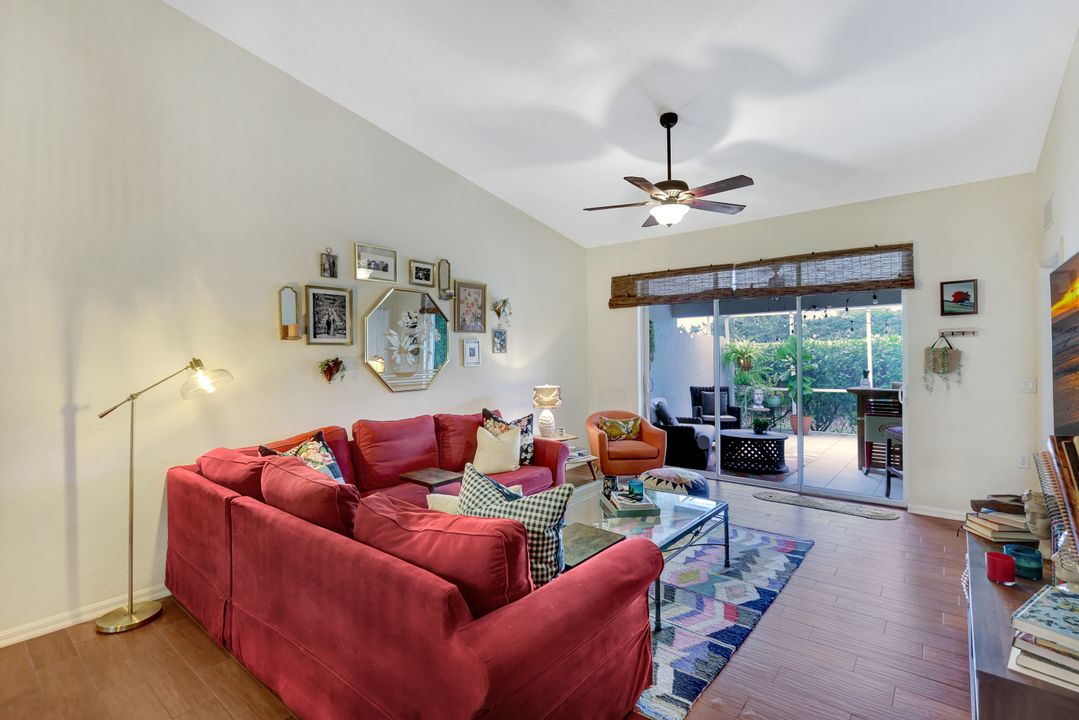 6254 Mandalay Cir, Naples, FL 34112