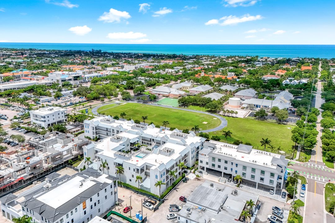 201 8th St S #308, Naples, FL 34102