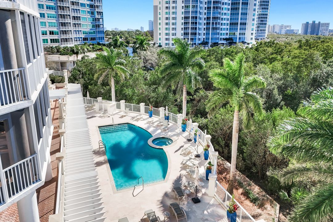 265 Indies Way #302, Naples, FL 34110