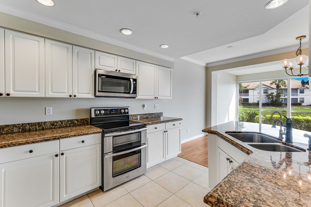 7756 Gardner Dr, Naples, FL 34109