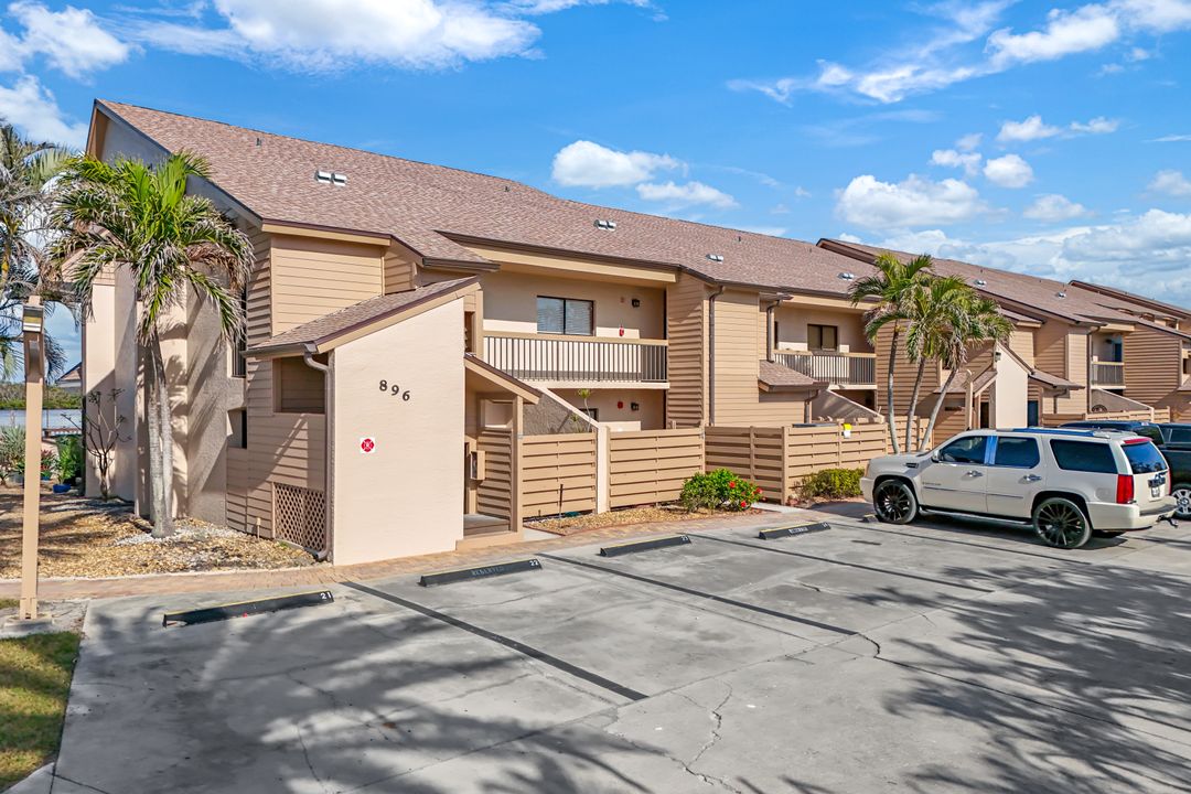 896 Buttonwood Dr #107, Fort Myers Beach, FL 33931