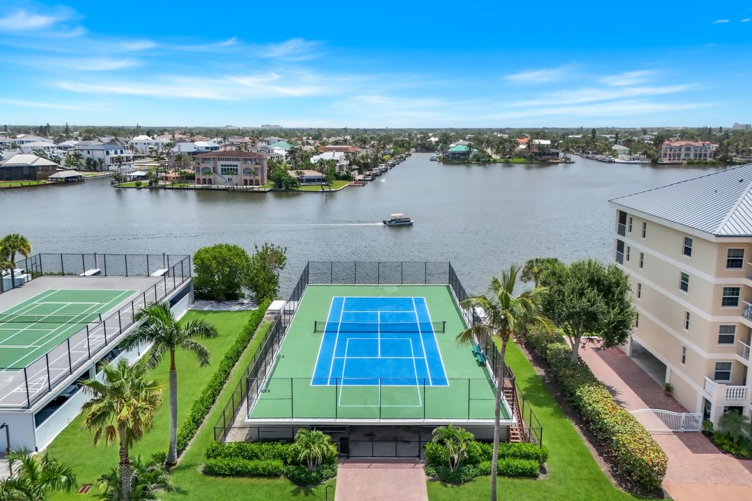 9715 Gulf Shore Dr #702, Naples, FL 34108