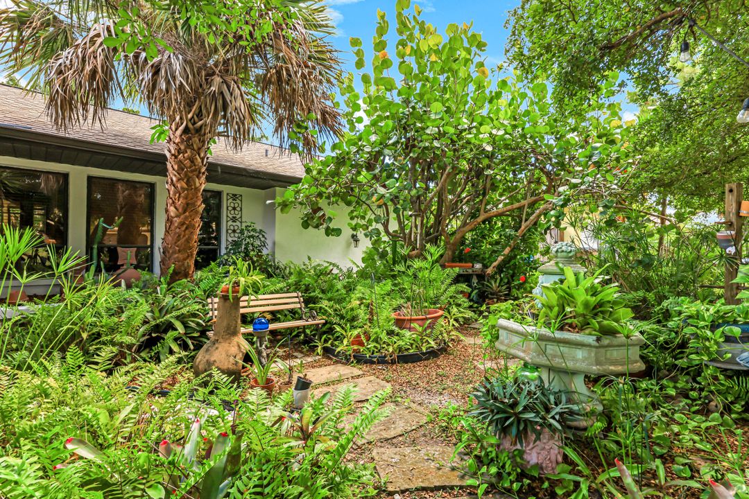 1725 SE 9th Terrace, Cape Coral, FL 33990