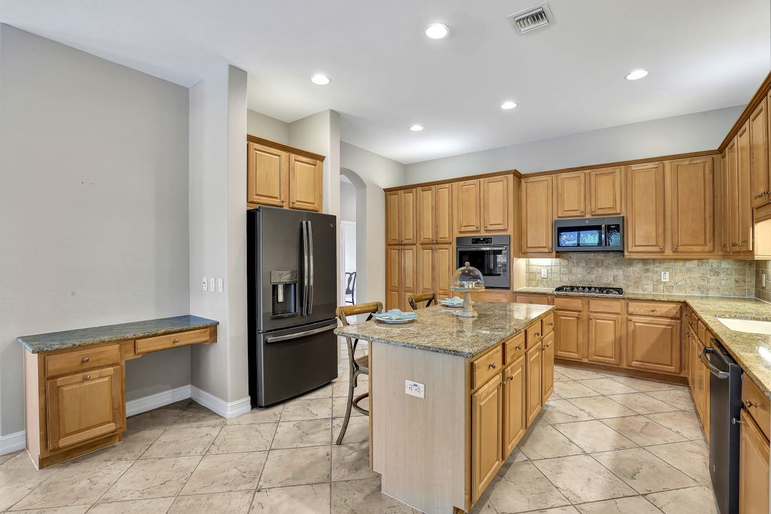 10513 Bellagio Dr, Fort Myers, FL 33913