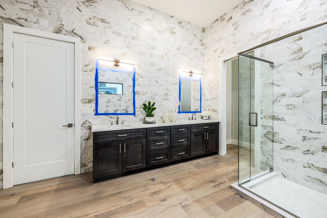 524 103rd Ave N, Naples, FL 34108