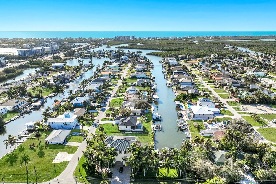 4806 Regal Dr, Bonita Springs, FL 34134