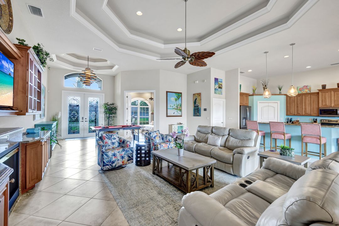 2033 SE 7th St, Cape Coral, FL 33990