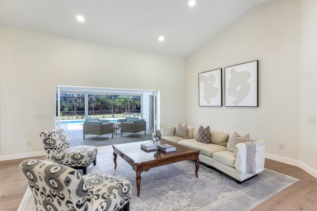 2209 Noble Ct, Naples, FL 34110