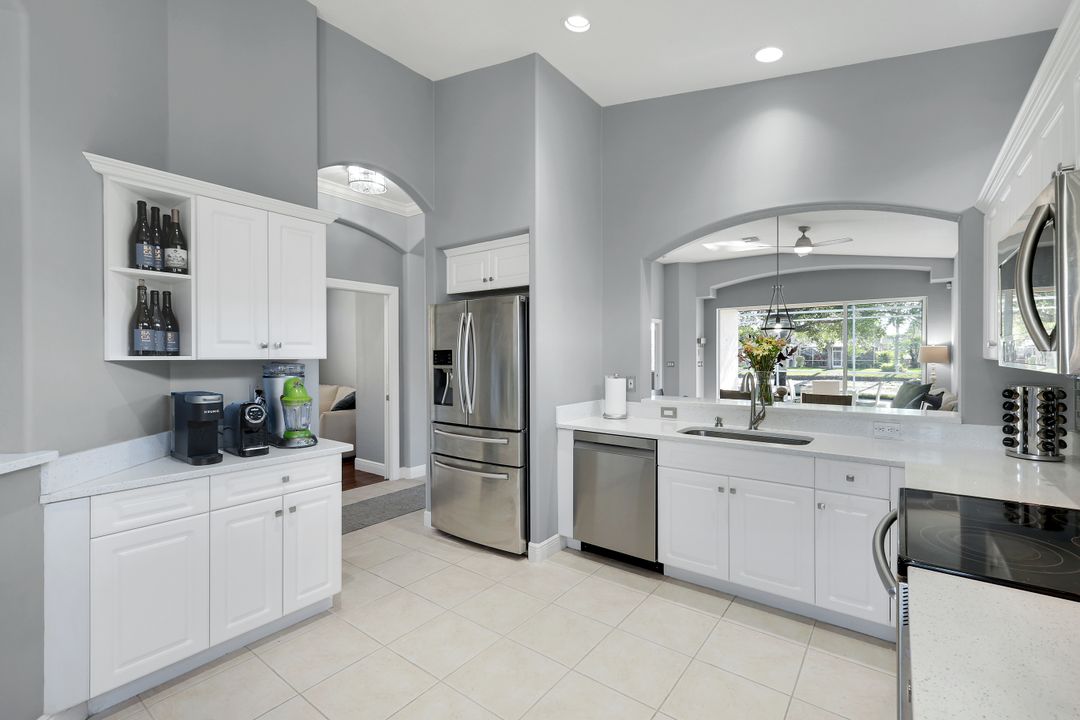 8616 Ibis Cove Cir, Naples, FL 34119