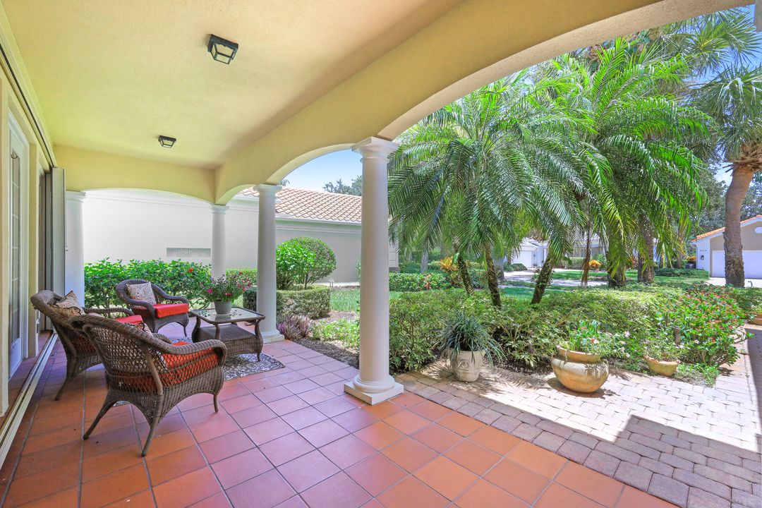 4313 Queen Elizabeth Way, Naples, FL 34119