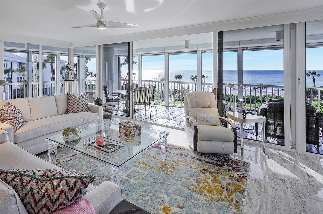 20 Seagate Dr #202, Naples, FL 34103