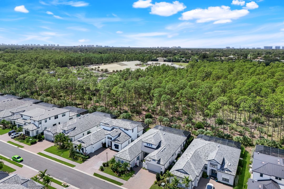 16221 Verilyn Cir, Naples, FL 34110