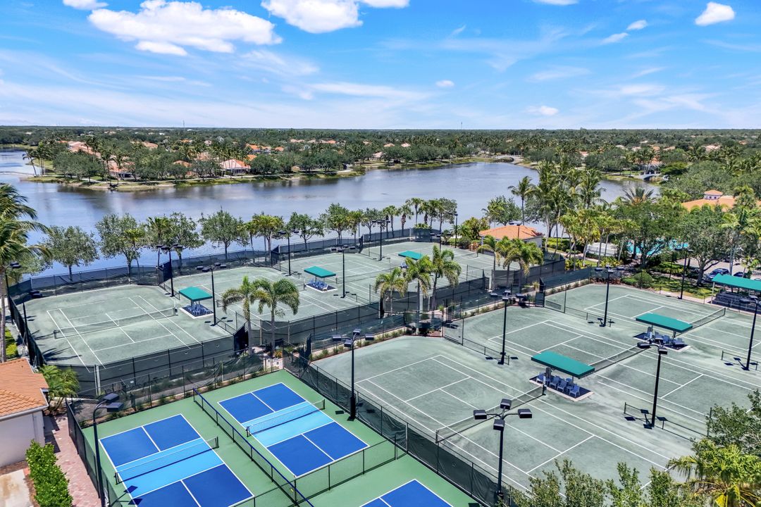 3112 Dominica Way, Naples, FL 34119