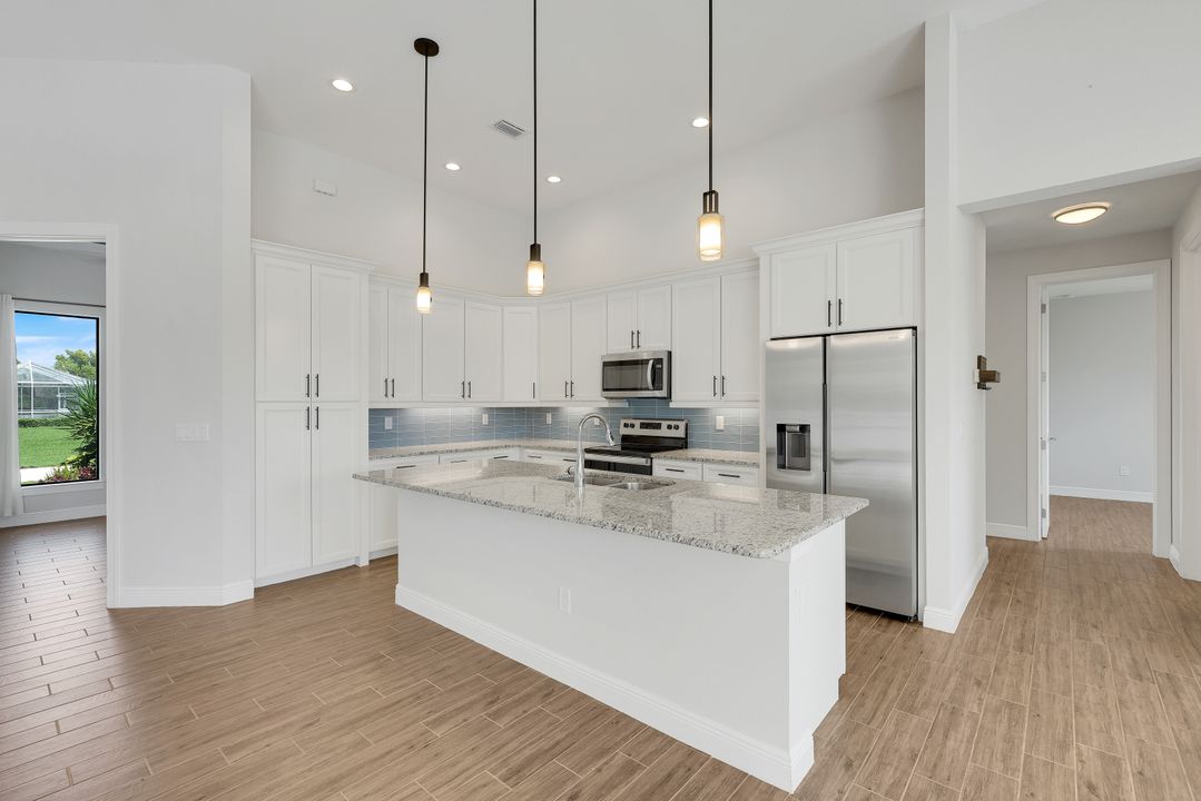 2126 NE 2nd St, Cape Coral, FL 33909