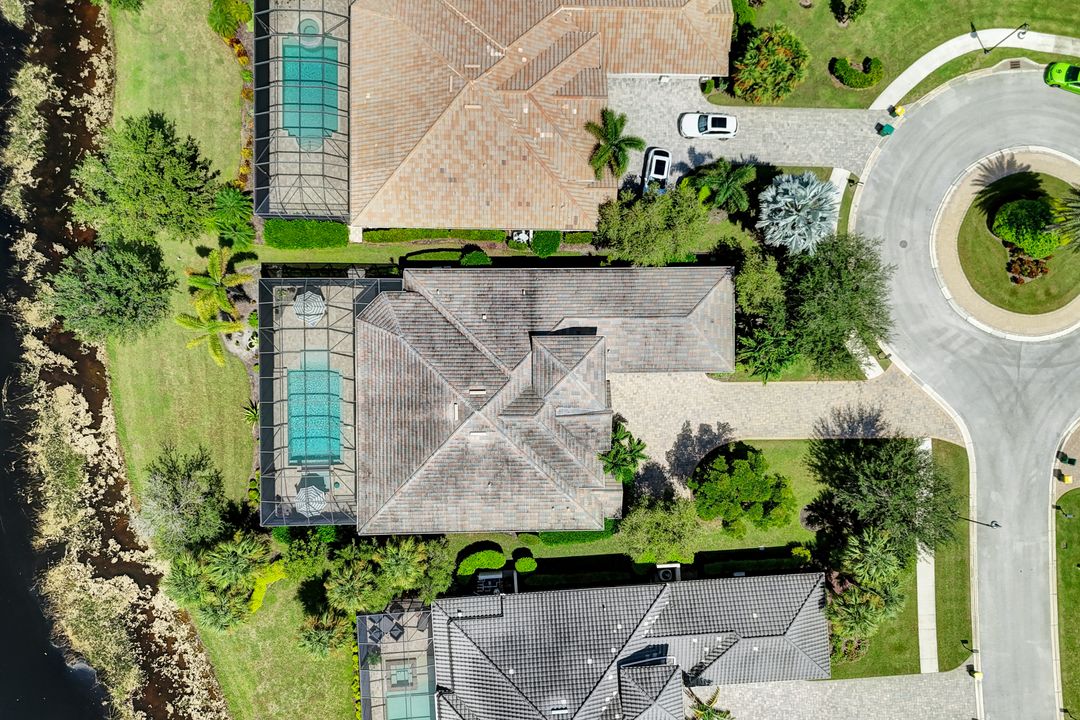12194 Wicklow Ln, Naples, FL 34120