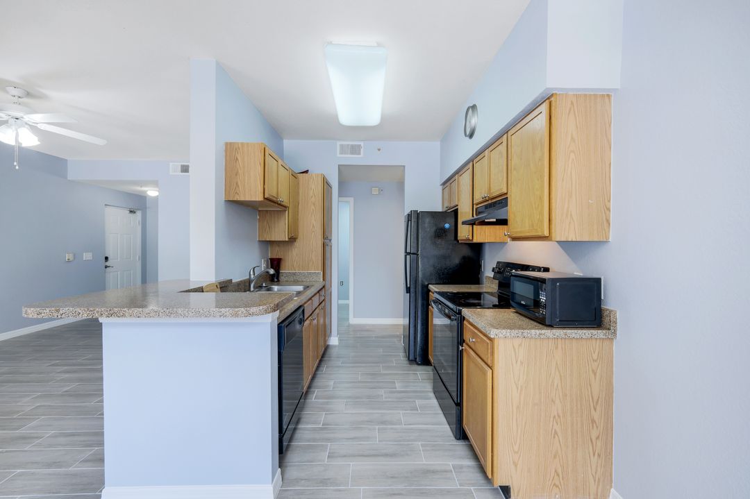 7925 Preserve Cir #325, Naples, FL 34119