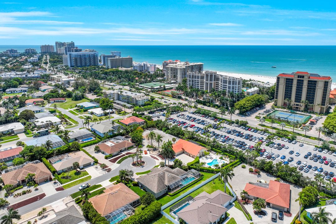 910 Montego Ct, Marco Island, FL 34145