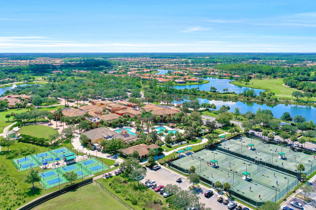 10437 Solaro St, Fort Myers, FL 33913