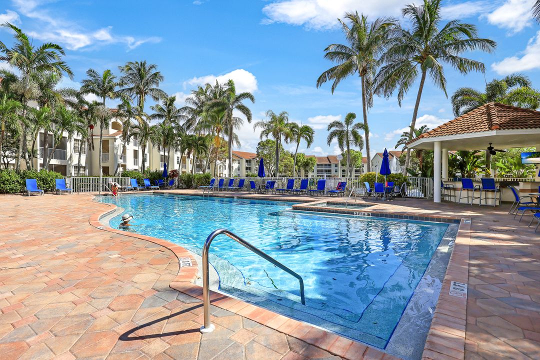 4630 St Croix Ln #831, Naples, FL 34109