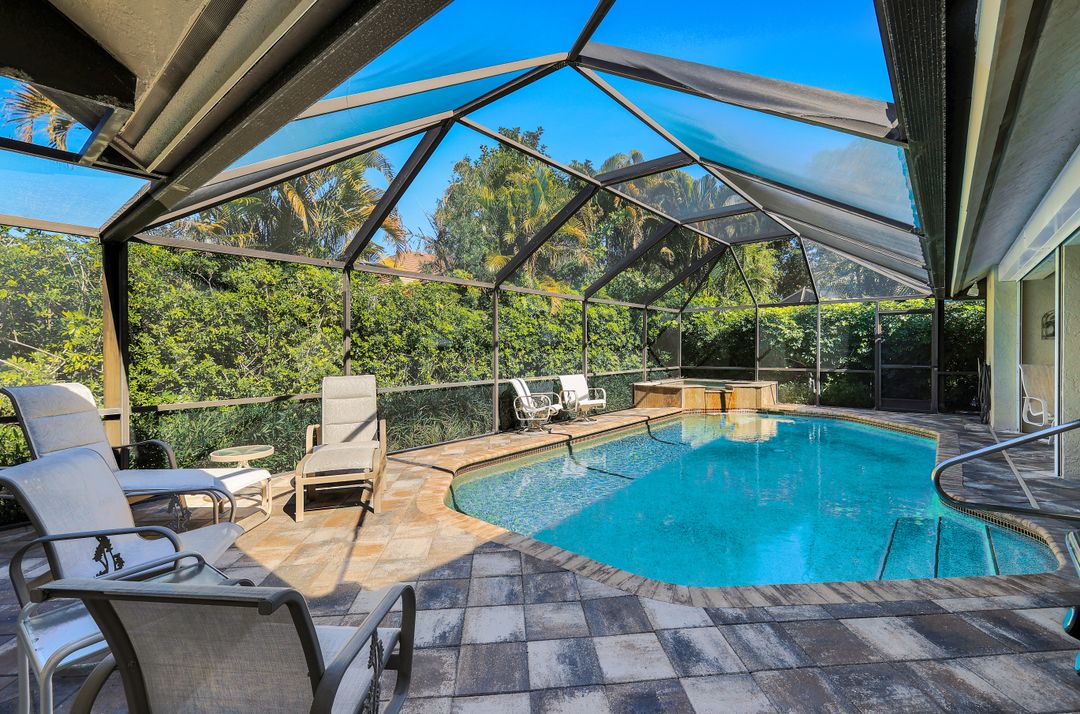 717 Pine Creek Ln, Naples, FL 34108