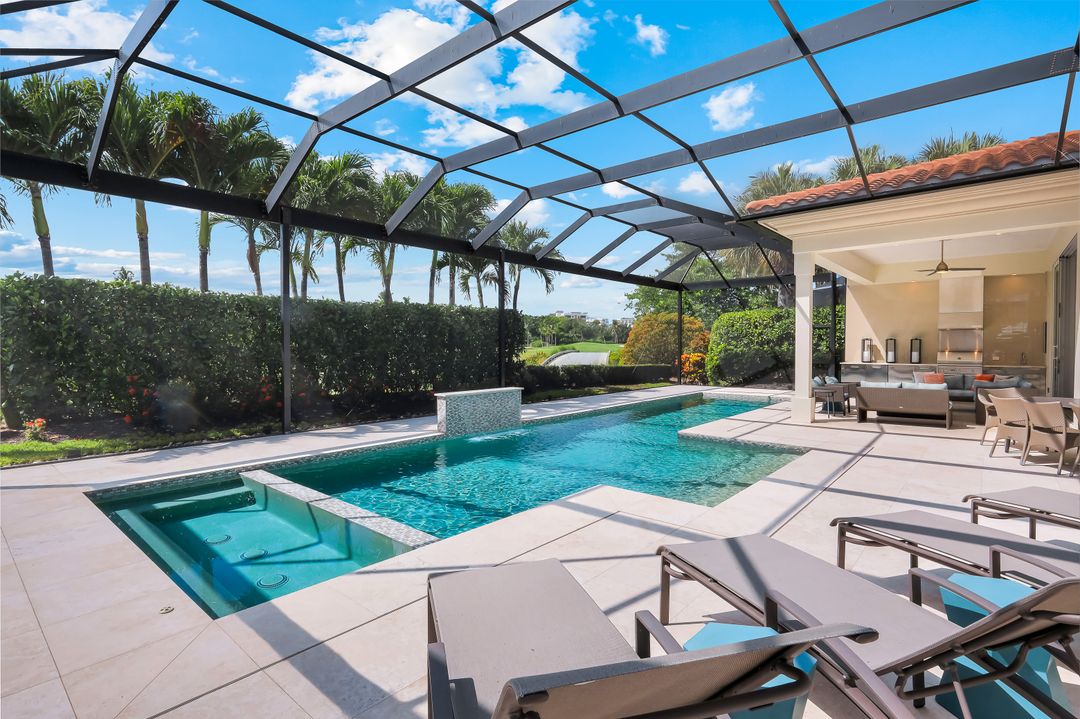 2048 Isla Vista Ln, Naples, FL 34105