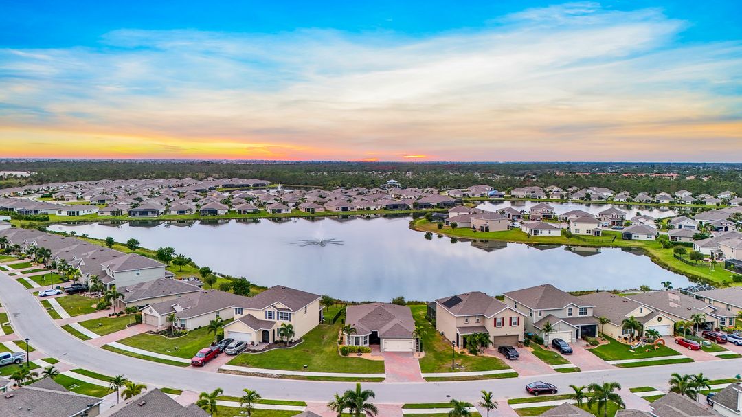 3440 Cancun Ct, Cape Coral, FL 33909
