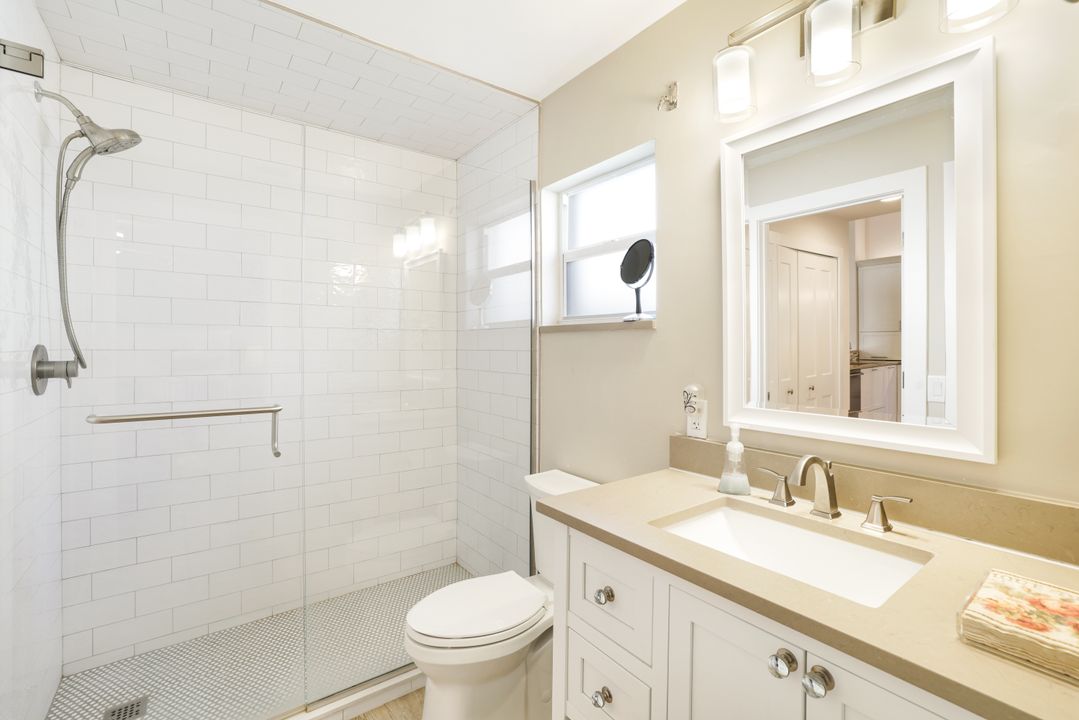 780 Wiggins Bay Dr, Naples, FL 34110