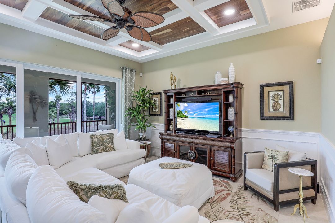 9204 Quartz Ln #201, Naples, FL 34120