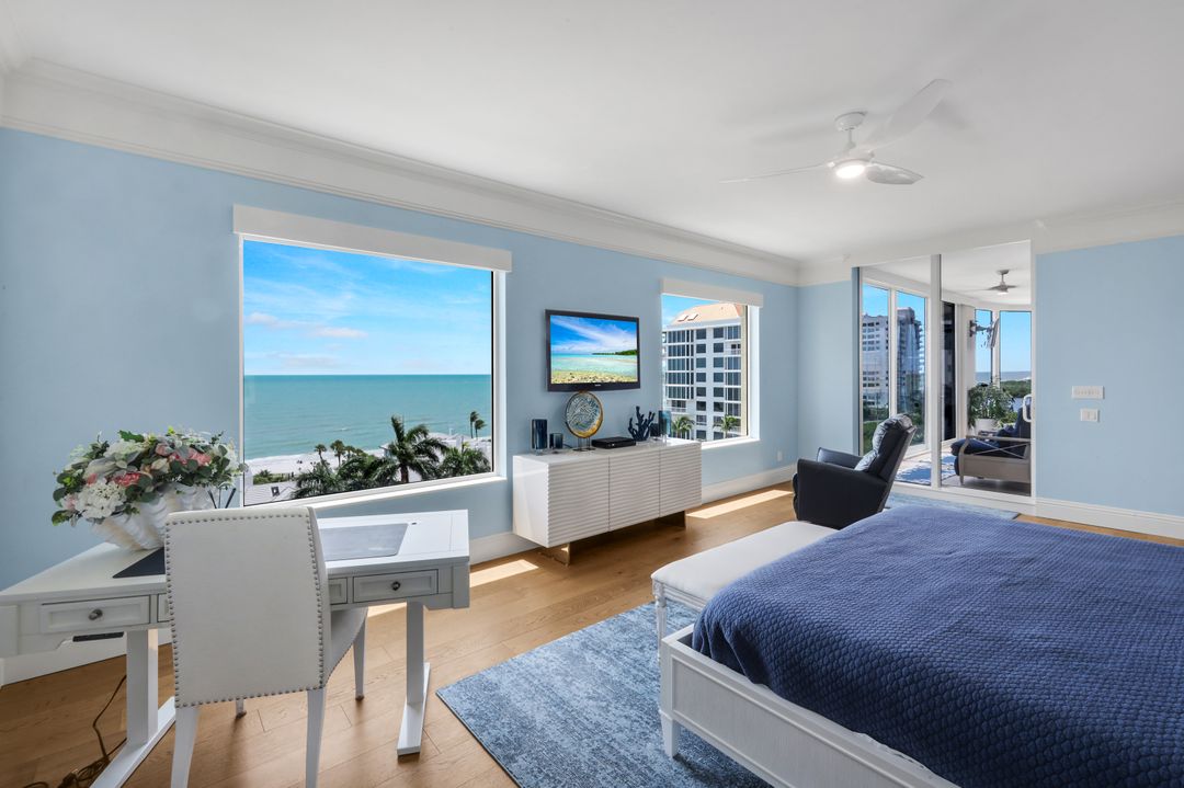 81 Seagate Dr, Naples, FL 34103