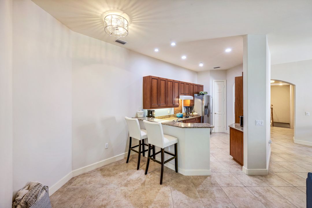 6120 Montelena Cir #2201, Naples, FL 34119