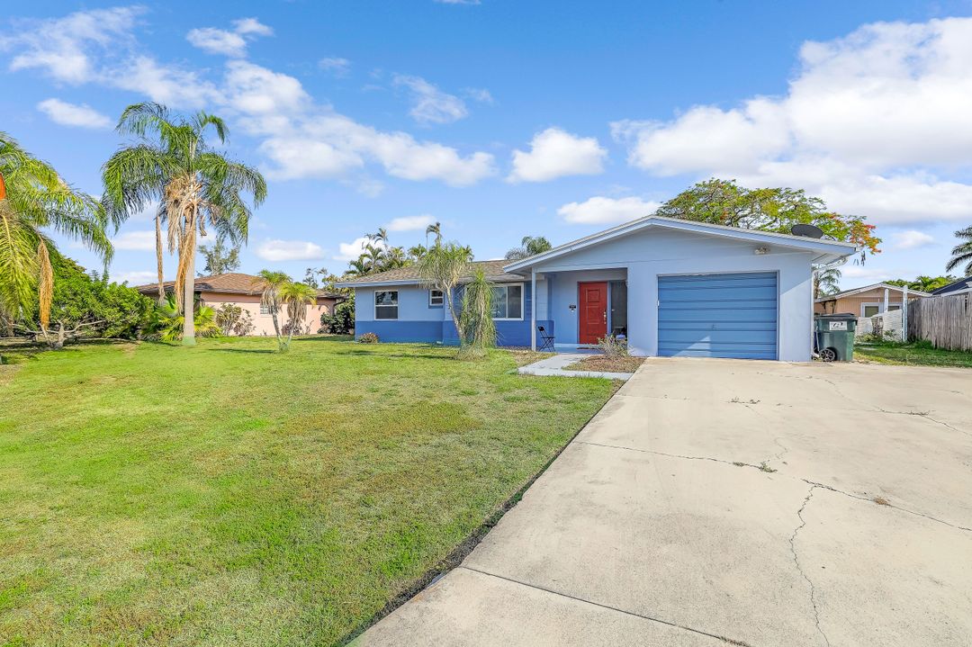 1670 N Hermitage Rd, Fort Myers, FL 33919