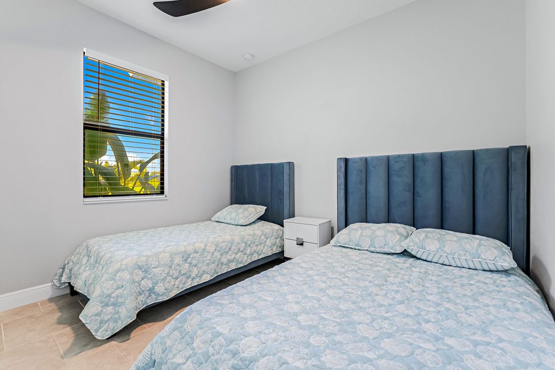 2813 SW 8th Pl, Cape Coral, FL 33914