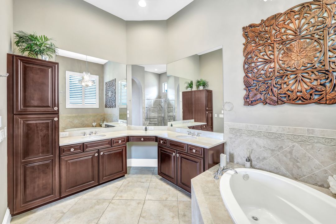 16811 Cabreo Dr, Naples, FL 34110