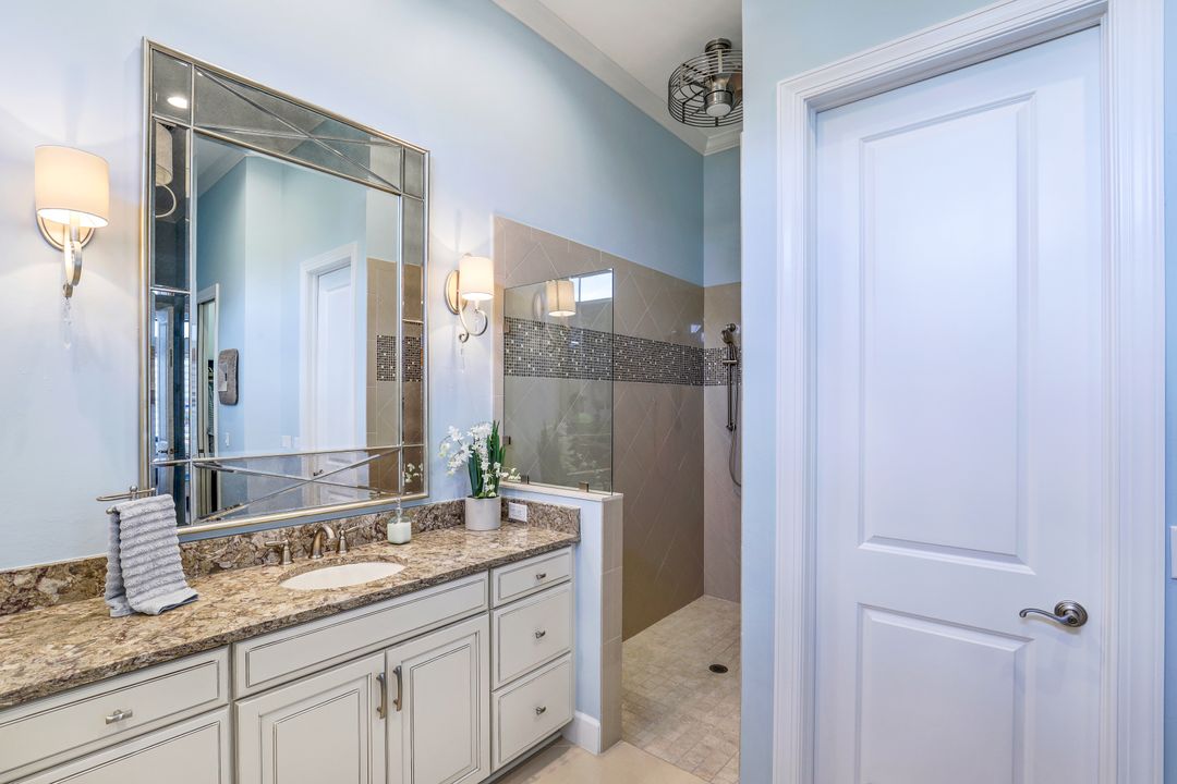 9287 Rialto Ln, Naples, FL 34119